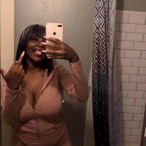 Meet your Posher, Enedina